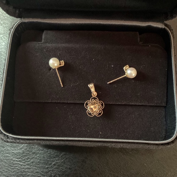 Vintage 14k Gold Drop Pearl Pendant & Pierced pearl/Diamond Earrings set. - Picture 8 of 8